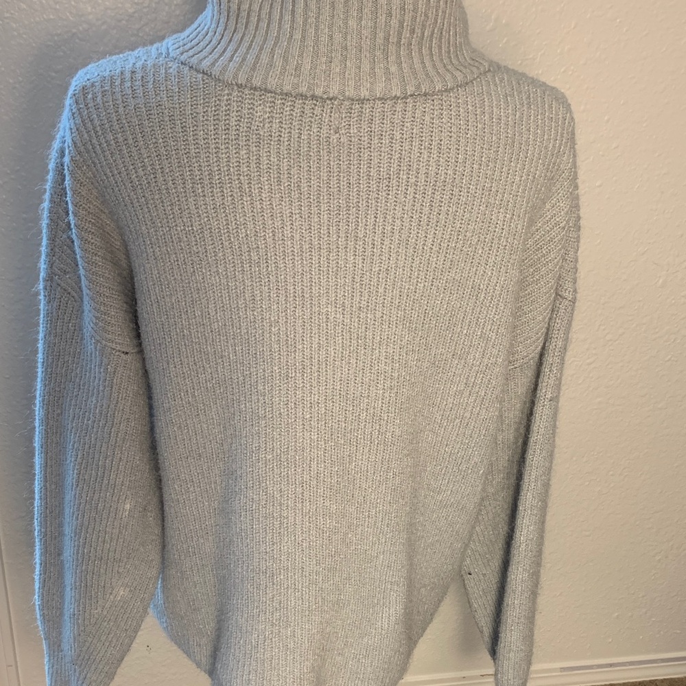 Old Navy women’s medium Cozy Gray Women's Sweater - Picture 6 of 10